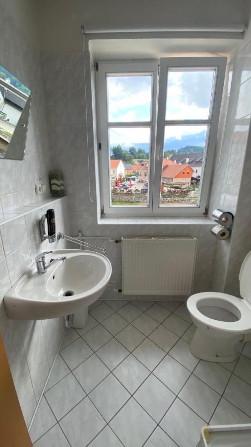 Rozmberk Inn โรเช็มเบิร์ก นาด วัลตาวูว์ ภายนอก รูปภาพ