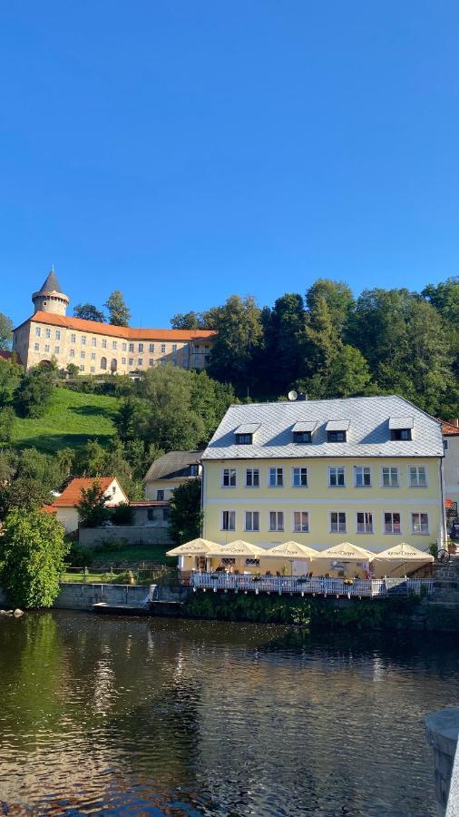 Rozmberk Inn โรเช็มเบิร์ก นาด วัลตาวูว์ ภายนอก รูปภาพ
