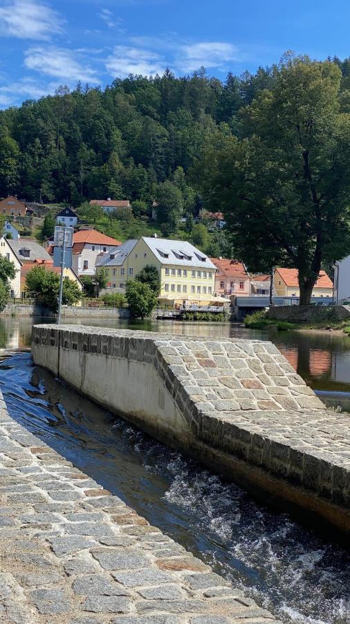 Rozmberk Inn โรเช็มเบิร์ก นาด วัลตาวูว์ ภายนอก รูปภาพ