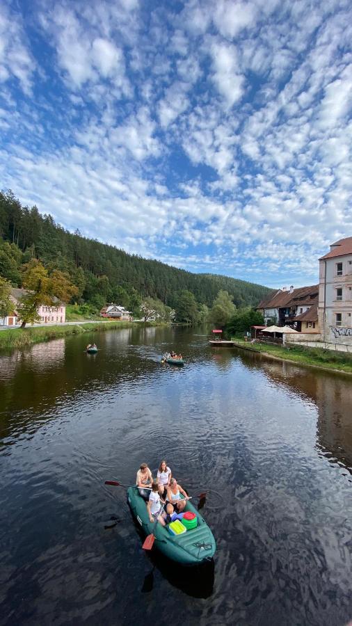 Rozmberk Inn โรเช็มเบิร์ก นาด วัลตาวูว์ ภายนอก รูปภาพ