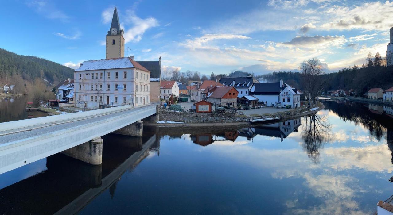 Rozmberk Inn โรเช็มเบิร์ก นาด วัลตาวูว์ ภายนอก รูปภาพ