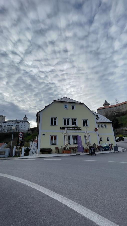 Rozmberk Inn โรเช็มเบิร์ก นาด วัลตาวูว์ ภายนอก รูปภาพ