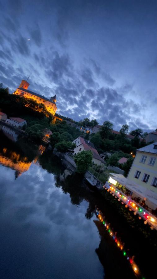 Rozmberk Inn โรเช็มเบิร์ก นาด วัลตาวูว์ ภายนอก รูปภาพ