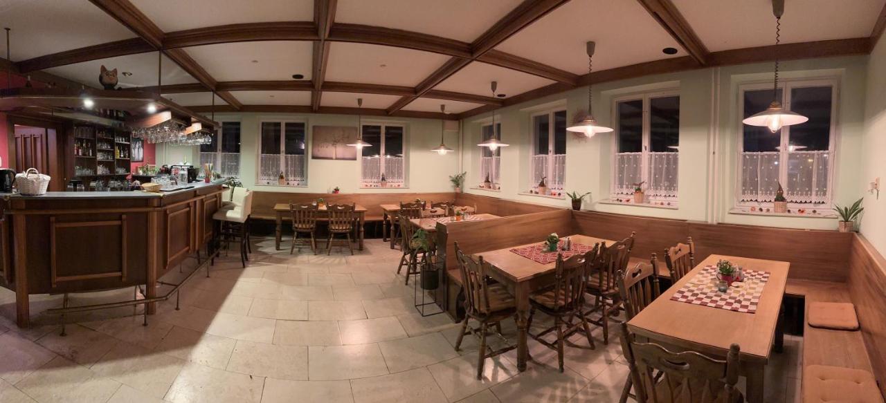 Rozmberk Inn โรเช็มเบิร์ก นาด วัลตาวูว์ ภายนอก รูปภาพ