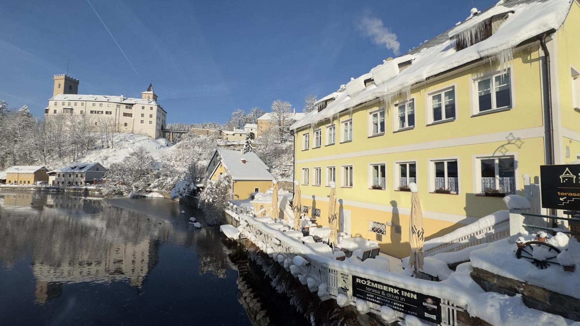 Rozmberk Inn โรเช็มเบิร์ก นาด วัลตาวูว์ ภายนอก รูปภาพ