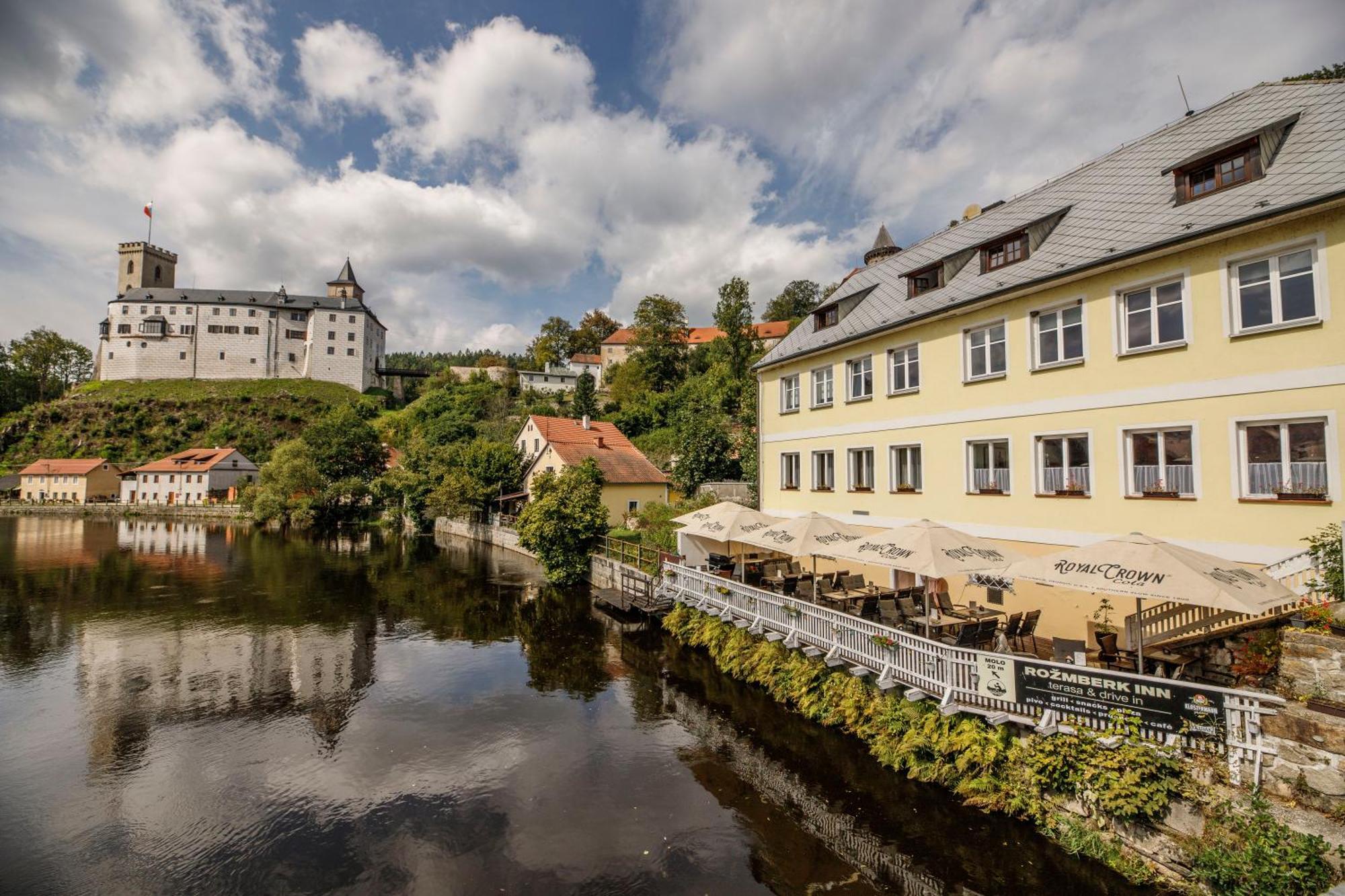 Rozmberk Inn โรเช็มเบิร์ก นาด วัลตาวูว์ ภายนอก รูปภาพ