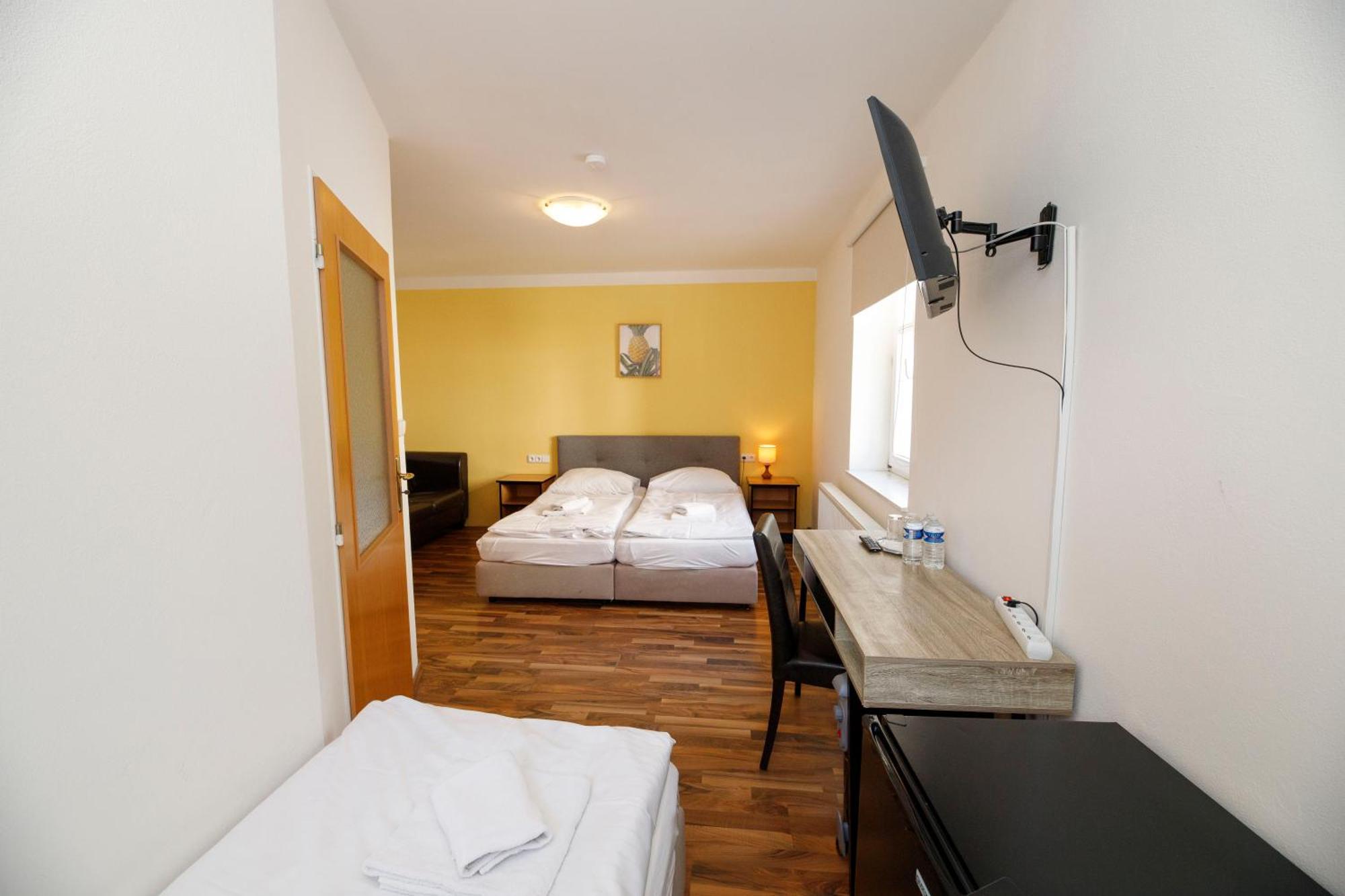 Rozmberk Inn โรเช็มเบิร์ก นาด วัลตาวูว์ ภายนอก รูปภาพ