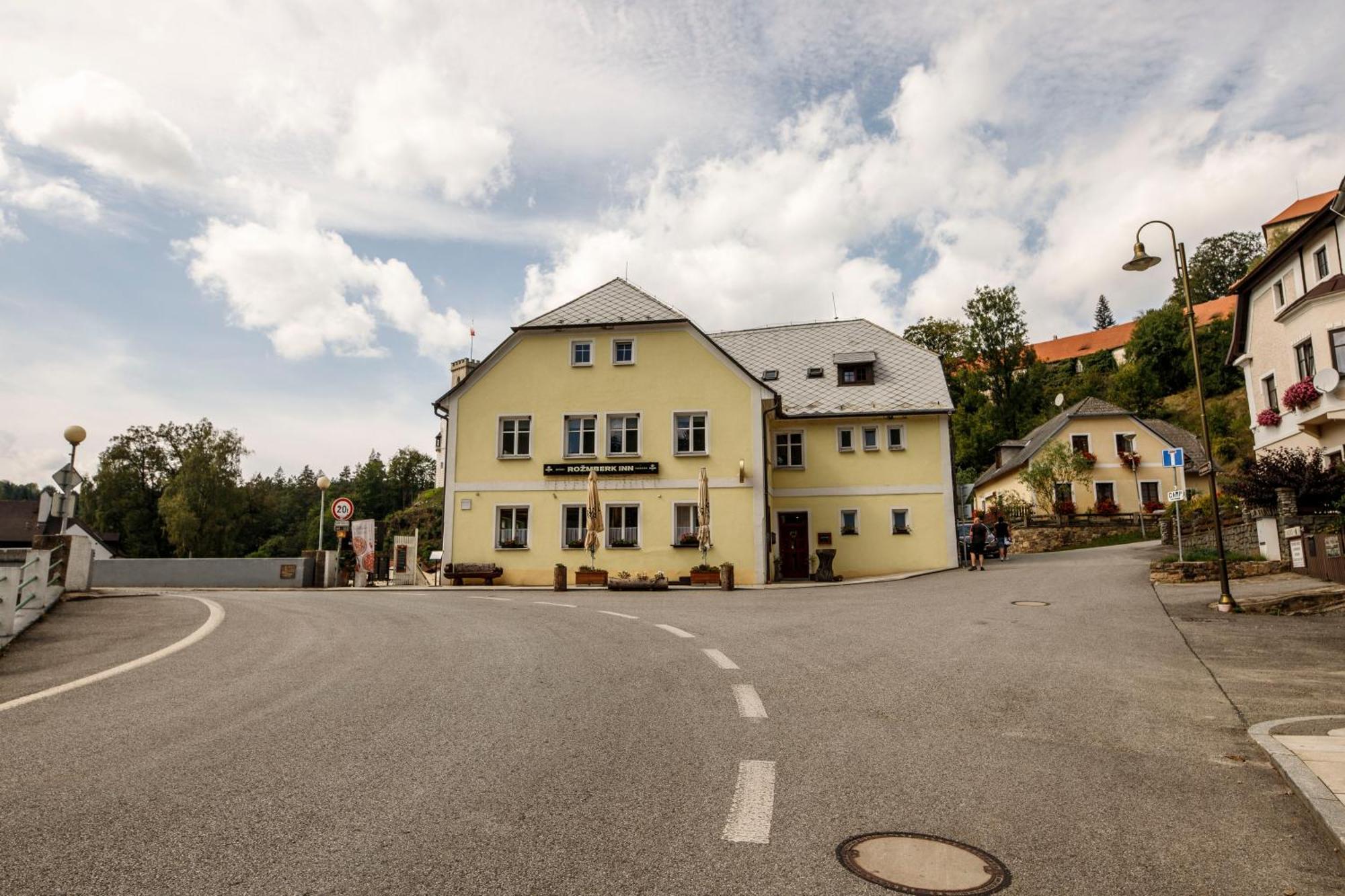 Rozmberk Inn โรเช็มเบิร์ก นาด วัลตาวูว์ ภายนอก รูปภาพ